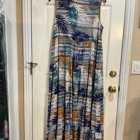 AVENUE Women's Plus Size Escape Relaxed Maxi Dress - Picture 5 of 8